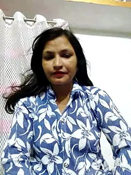Snapshot of Priyaa_1433 chatting on 06-22-26, 05:59 Priyaa 1433 online show from 06-22-26, 05:59