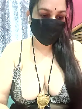 Snapshot of 01Roshani chatting on 05-04-26, 07:43 01Roshani online show from 05-04-26, 07:43