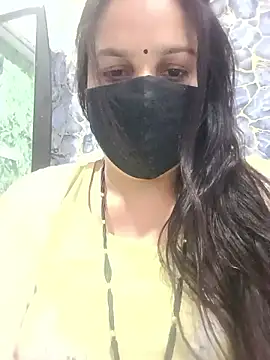 Snapshot of 01Roshani chatting on 05-13-26, 11:51 01Roshani online show from 05-13-26, 11:51