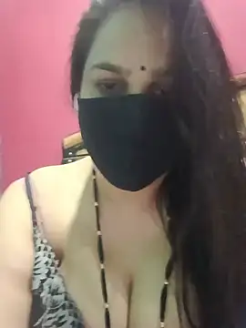 Snapshot of 01Roshani chatting on 05-15-26, 09:16 01Roshani online show from 05-15-26, 09:16