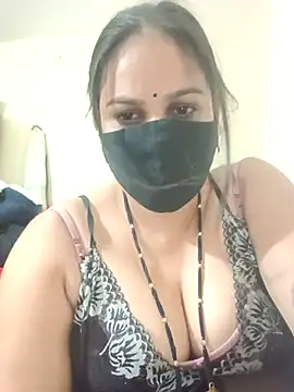 Snapshot of 01Roshani chatting on 05-25-26, 07:31 01Roshani online show from 05-25-26, 07:31