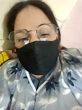 Snapshot of 01Roshani chatting on 05-28-26, 08:17 01Roshani online show from 05-28-26, 08:17