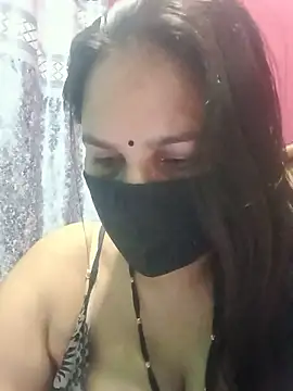 Snapshot of 01Roshani chatting on 06-03-26, 07:19 01Roshani online show from 06-03-26, 07:19