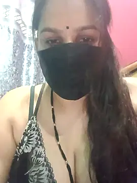 Snapshot of 01Roshani chatting on 06-05-26, 06:35 01Roshani online show from 06-05-26, 06:35