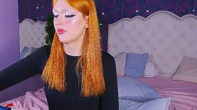 LunaBl1ss online show from 04-28-26, 02:27