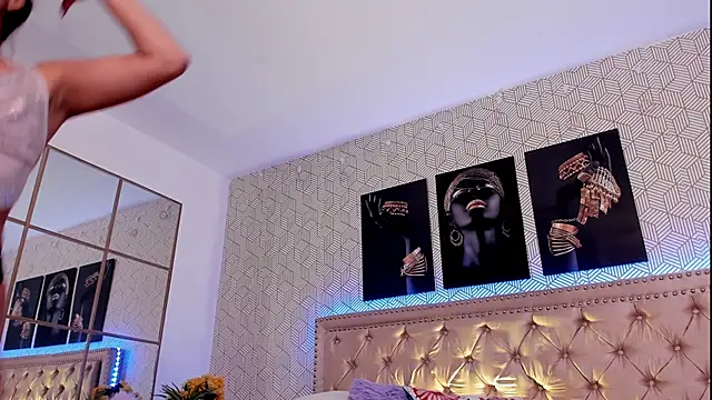 MeganRosseX online show from 03-11-26, 05:19