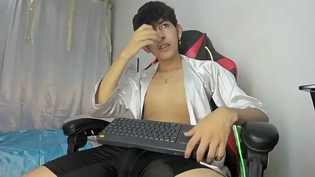 julian xx online show from 04-22-26, 07:15