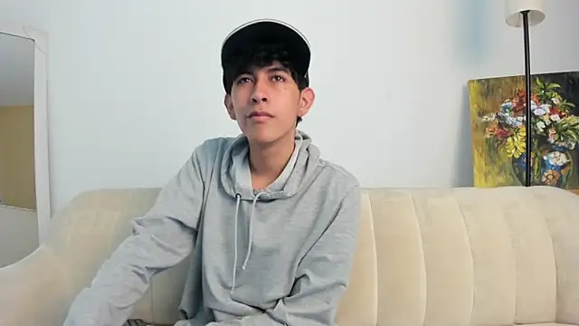 Snapshot of julian_xx chatting on 05-26-26, 02:24 julian xx online show from 05-26-26, 02:24