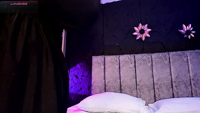 ThaliaBrookss  online show from 04-03-26, 06:11