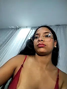 KATALINA SANTANA  online show from 04-07-26, 12:11