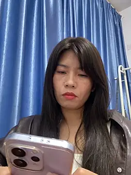 Snapshot of Miss_me29 chatting on 03-18-26, 04:26 Miss me29 online show from 03-18-26, 04:26