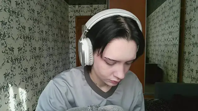 LxayBloom online show from 03-18-26, 06:27