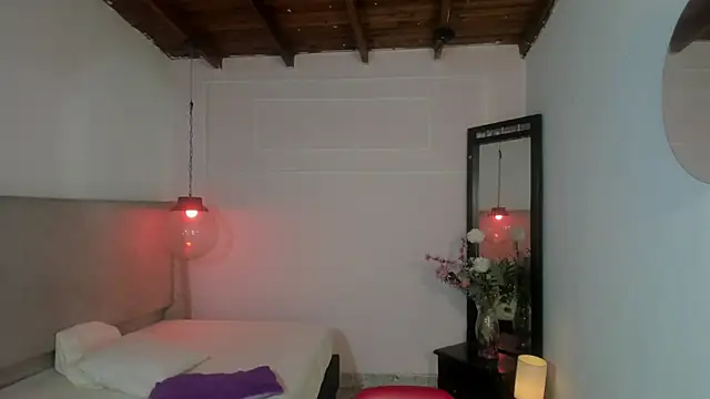 ZoeFox5 online show from 02-13-26, 11:28