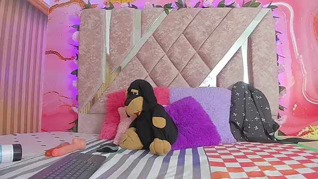 emily velvet   online show from 04-27-26, 06:06