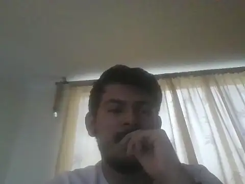 Snapshot of Mateotubbe chatting on 05-17-26, 09:33 Mateotubbe online show from 05-17-26, 09:33