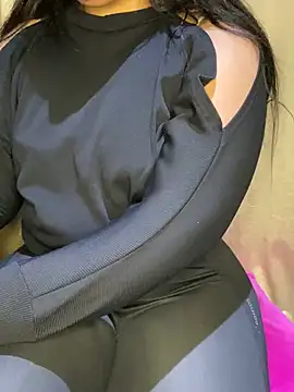 Snapshot of Lina_Velvet_ chatting on 02-17-26, 08:00 Lina Velvet online show from 02-17-26, 08:00