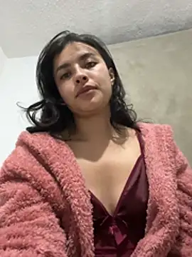 Snapshot of auroramooon chatting on 02-23-26, 04:21 auroramooon online show from 02-23-26, 04:21