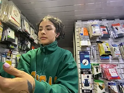 Snapshot of auroramooon chatting on 03-05-26, 11:01 auroramooon online show from 03-05-26, 11:01