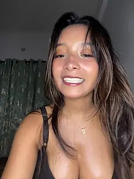 Snapshot of annaya_sexy chatting on 05-17-26, 06:37 annaya sexy online show from 05-17-26, 06:37