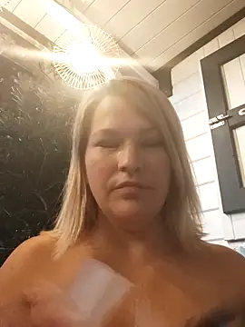 Pxetiteblonde1 online show from 04-23-26, 02:19