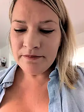 Pxetiteblonde1 online show from 07-15-26, 10:31