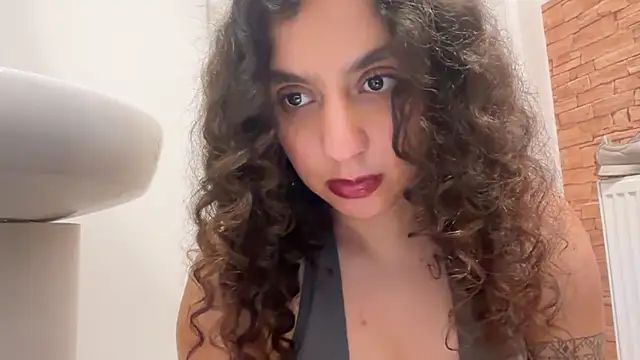 Snapshot of fayfay21@xh chatting on 02-11-26, 07:19 fayfay21xh online show from 02-11-26, 07:19