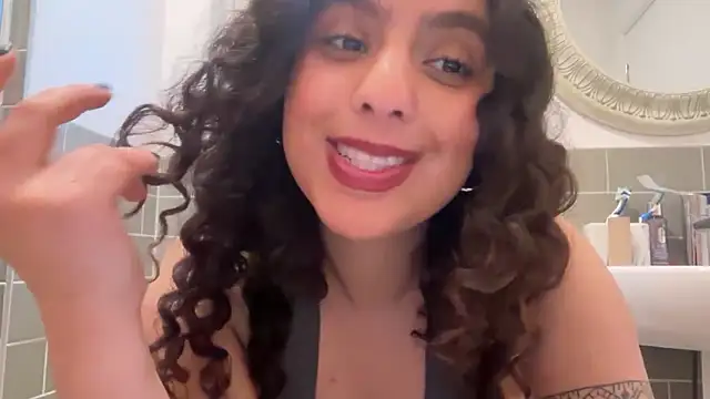 Snapshot of fayfay21@xh chatting on 02-12-26, 04:46 fayfay21xh online show from 02-12-26, 04:46