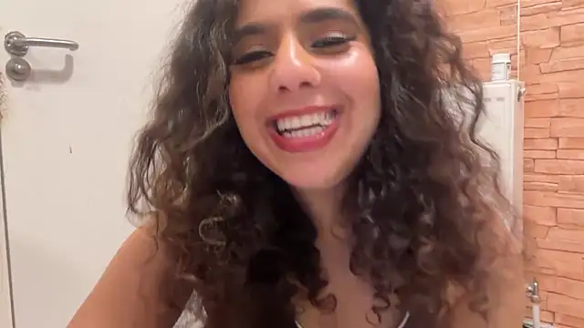 Snapshot of fayfay21@xh chatting on 02-27-26, 10:21 fayfay21xh online show from 02-27-26, 10:21