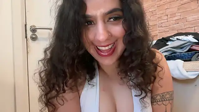 Snapshot of fayfay21@xh chatting on 03-15-26, 05:30 fayfay21xh online show from 03-15-26, 05:30