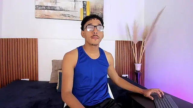 Julian Dark  online show from 02-05-26, 03:44