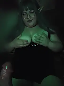 LunaLuxxx666 online show from 07-09-26, 04:38