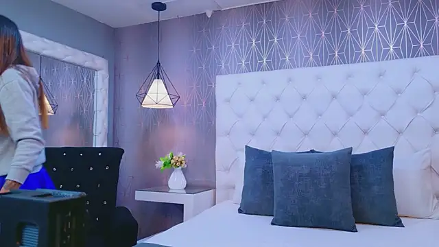 VioletFroost online show from 02-11-26, 07:30