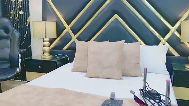 VioletFroost online show from 04-18-26, 07:29