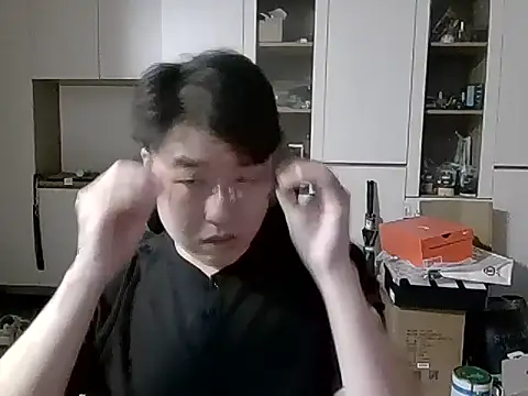 W0Ijn online show from 04-24-26, 02:58