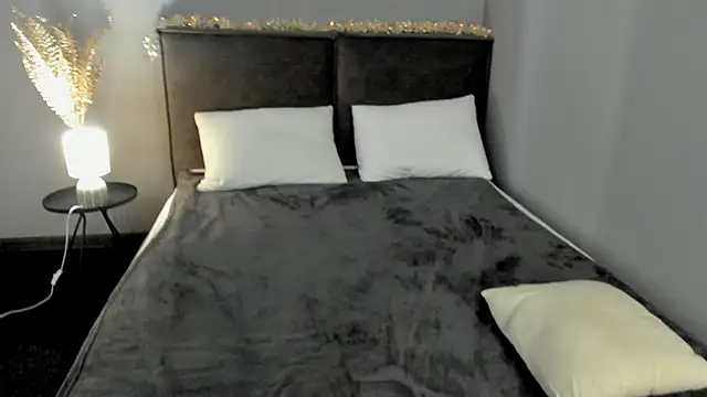 SkinyJoys online show from 02-03-26, 06:40