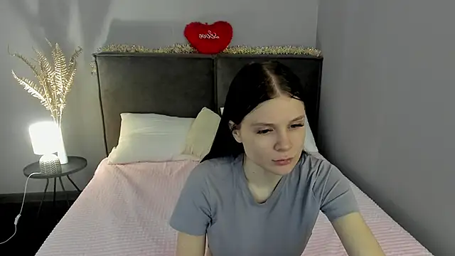 SkinyJoys online show from 02-25-26, 02:21