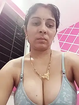 Hot ree85 online show from 06-03-26, 02:47