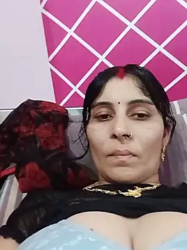 Snapshot of Hot_ree85 chatting on 06-18-26, 09:36 Hot ree85 online show from 06-18-26, 09:36