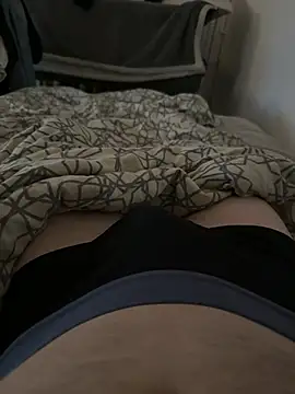 Snapshot of tonieja97 chatting on 02-26-26, 01:48 tonieja97 online show from 02-26-26, 01:48