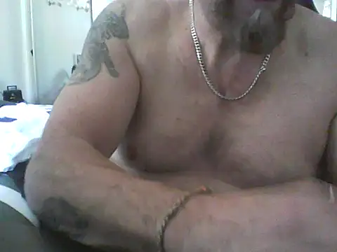 Snapshot of loudandproud chatting on 06-01-26, 01:18 loudandproud online show from 06-01-26, 01:18