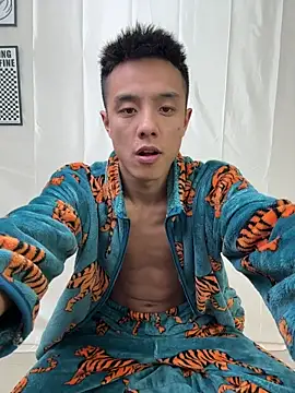 Snapshot of TOYOTA-01 chatting on 03-05-26, 01:40 TOYOTA-01 online show from 03-05-26, 01:40