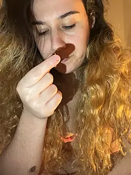 Snapshot of joanaguerreiru chatting on 02-15-26, 10:39 joanaguerreiru online show from 02-15-26, 10:39