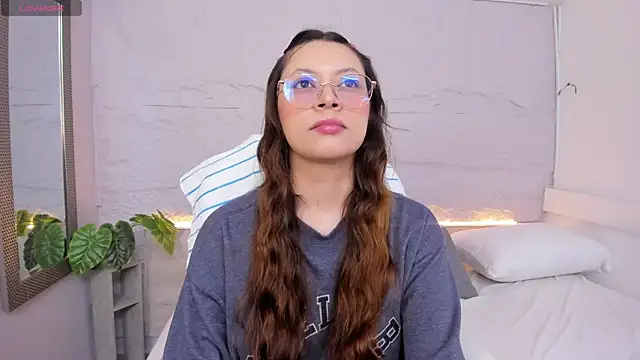 lanna 18  online show from 04-27-26, 11:52