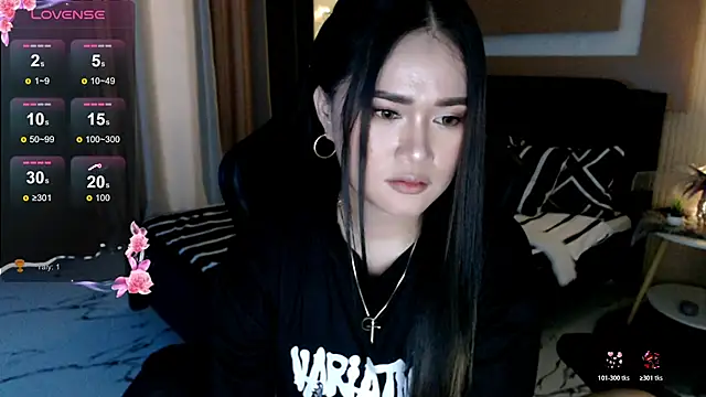 Snapshot of simplykhate chatting on 05-25-26, 03:23 simplykhate online show from 05-25-26, 03:23