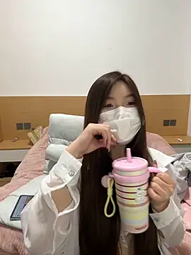  xiaoxinxin  online show from 03-03-26, 08:31