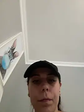 Luna licous online show from 06-24-26, 11:20