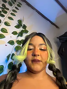 Snapshot of Isabella_Belmont chatting on 02-19-26, 04:41 Isabella Belmont online show from 02-19-26, 04:41