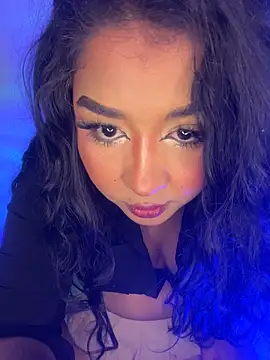 Snapshot of Isabella_Belmont chatting on 02-27-26, 05:07 Isabella Belmont online show from 02-27-26, 05:07