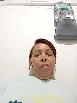 Snapshot of Jenna_01 chatting on 06-11-26, 05:22 Jenna 01 online show from 06-11-26, 05:22
