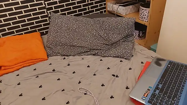 Snapshot of Spatgirl chatting on 02-16-26, 07:32 Spatgirl online show from 02-16-26, 07:32